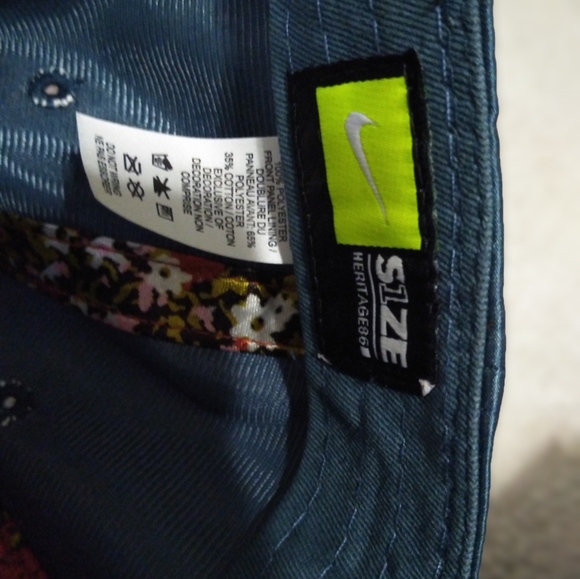 Lot of 2 Nike Women's Hats - Picture 7 of 7